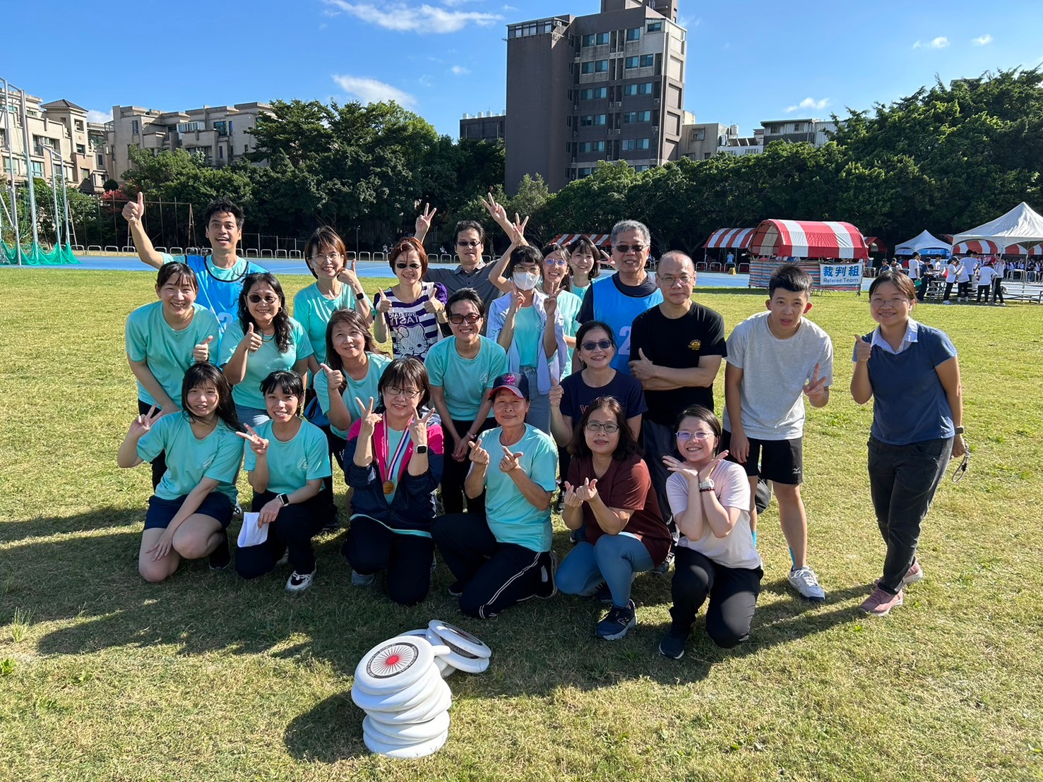 On October 19, 2024 (Saturday), our institute participated in Chung Yuan Christian University’s 69th Anniversary Sports Day.Faculty members and staff took part with great enthusiasm.